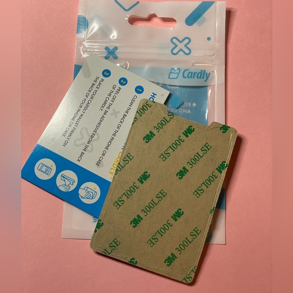 Cardly | Stylish Stick-on Wallet - Picture 4 of 4